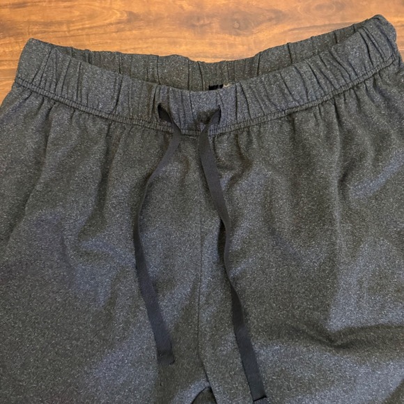 True Religion Men Athletic Shorts Black Heather Drawstring Waist‎ Size M 32/34 - Picture 4 of 10